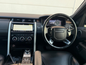 2018 Land Rover Discovery 3.0 Sd V6 Hse Auto 4WD Euro 6 (s/s) 5dr in Grey — image 4