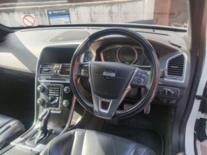 2013 Volvo Xc60 2.4 D5 R-Design Lux Nav Geartronic AWD Euro 5 5dr in White — image 2