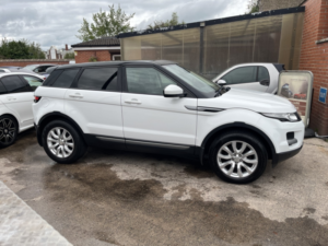 2014 Land Rover Range Rover Evoque 2.2 Sd4 Pure Tech in White — image 4