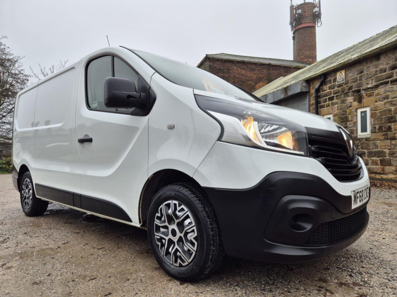 2018 Renault Trafic 1.6 Dci 29 Business Swb Standard Roof Euro 6 5dr in White — image 1