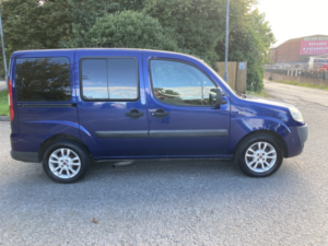 2009 Fiat Doblo 1.4 Doblo 1.4 Dynamic in Blue — image 4