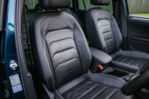 2021 Volkswagen Tiguan 2.0 Tdi R-Line SUV 5dr Diesel DSG 4motion Euro 6 (s/s) (200 Ps) in Blue — image 4