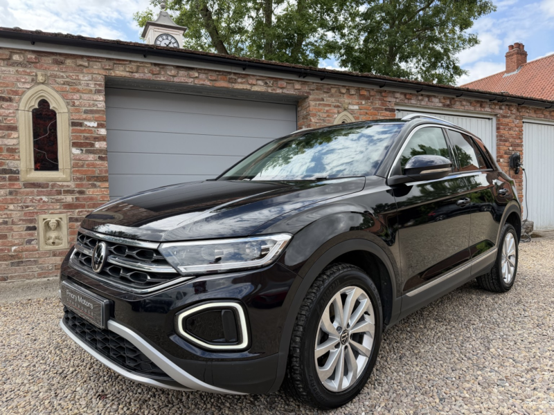 2022 Volkswagen T-Roc 1.5 Tsi Style in Black — image 1