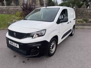 2019 Peugeot Partner 1.6 Bluehdi 1000 Grip in White — image 4