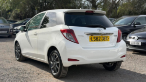 2012 Toyota Yaris 1.33 Dual Vvt-I Trend Euro 5 3dr in White — image 4