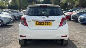 2012 Toyota Yaris 1.33 Dual Vvt-I Trend Euro 5 3dr in White — image 6
