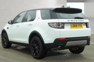 2018 Land Rover Discovery Sport 2.0 Td4 Hse Auto 4WD Euro 6 (s/s) 5dr in White — image 3