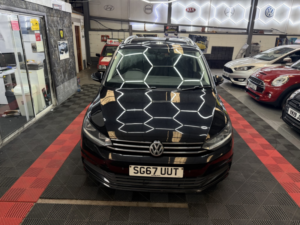 2017 Volkswagen Touran 2.0 Tdi Se Family in Black — image 6