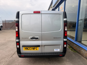 2023 Renault Trafic 2.0 Dci Blue Sl28 Business Panel Van 5dr Diesel Manual L1 H1 Euro 6 130 Ps in Grey — image 5
