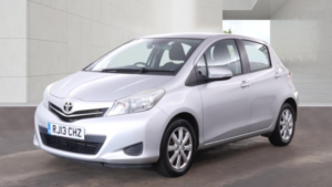 2013 Toyota Yaris 1.33 Dual Vvt-I Tr Hatchback 5dr Petrol Manual Euro 5 (101 Ps) in Silver — image 2