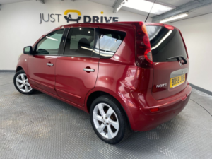 2011 Nissan Note 1.6 16v Tekna Hatchback 5dr Petrol Auto Euro 5 (110 Ps) in Red — image 3