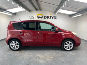 2011 Nissan Note 1.6 16v Tekna Hatchback 5dr Petrol Auto Euro 5 (110 Ps) in Red — image 6