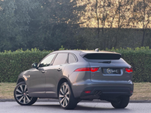 2016 Jaguar F-Pace 2.0 D180 R-Sport Auto AWD Euro 6 (s/s) 5dr in Grey — image 5