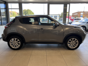 2015 Nissan Juke 1.2 Dig-T Tekna in Grey — image 4