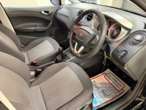 2011 SEAT Ibiza 1.4 16v Chill Hatchback 5dr Petrol Manual Euro 5 (85 Ps) in Black — image 5