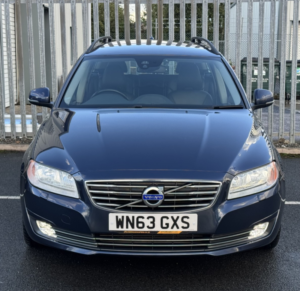 2013 Volvo V70 Se 2.0 D4 Estate in Blue — image 3