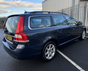 2013 Volvo V70 Se 2.0 D4 Estate in Blue — image 5