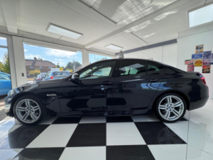 2014 BMW 5 Series 2.0 520d M Sport Auto Euro 6 (s/s) 4dr in Black — image 4