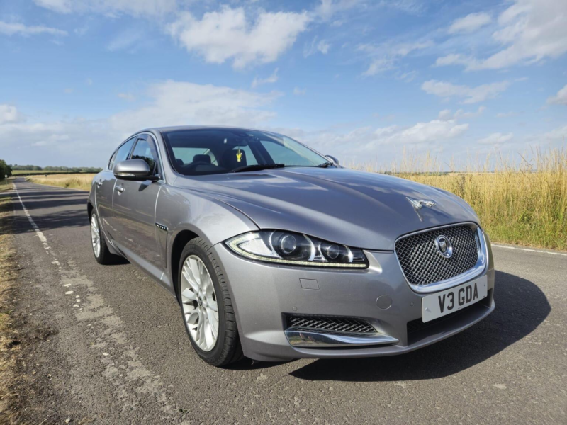 2012 Jaguar Xf 2.2d Premium Luxury Auto Euro 5 (s/s) 4dr in Grey — image 1