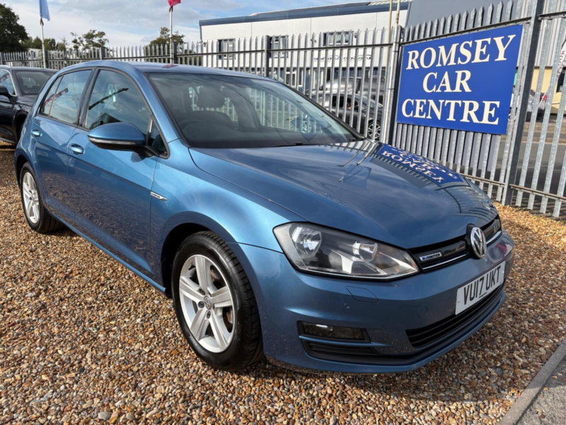 2017 Volkswagen Golf 1.0 Tsi Match Edition Bluemotion Euro 6 (s/s) 5dr in Blue — image 1