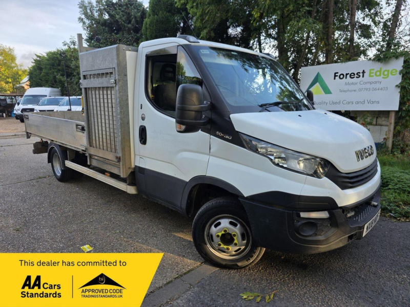 2018 Iveco Daily 3.0d Hpi 15v 50c 3000 Tipper With Crane in White — image 1