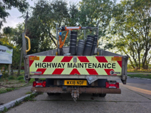 2018 Iveco Daily 3.0d Hpi 15v 50c 3000 Tipper With Crane in White — image 6