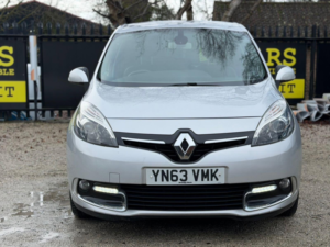 2013 Renault Scenic 1.5 Dci Energy Dynamique Tomtom MPV 5dr Diesel Manual Euro 5 (s/s) (110 Ps) in Silver — image 2
