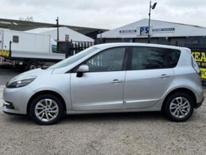2013 Renault Scenic 1.5 Dci Energy Dynamique Tomtom MPV 5dr Diesel Manual Euro 5 (s/s) (110 Ps) in Silver — image 4