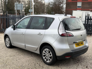 2013 Renault Scenic 1.5 Dci Energy Dynamique Tomtom MPV 5dr Diesel Manual Euro 5 (s/s) (110 Ps) in Silver — image 5