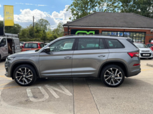 2024 Skoda Kodiaq 2.0 Tdi Sportline DSG 4WD Euro 6 (s/s) 5dr (7 Seat) in Grey — image 4