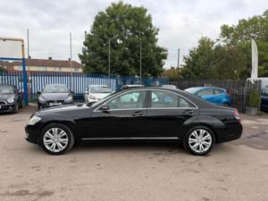 2009 Mercedes-Benz S Class 3.0 S320 Cdi V6 G-Tronic Euro 4 4dr in Black — image 3