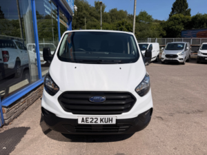 2022 Ford Transit Custom 2.0 300 Ecoblue Leader Panel Van 5dr Diesel Manual L2 H1 Euro 6 105 Ps in White — image 2