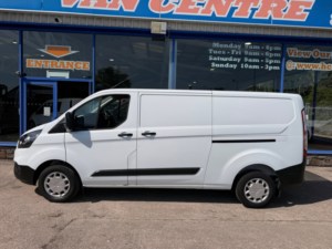 2022 Ford Transit Custom 2.0 300 Ecoblue Leader Panel Van 5dr Diesel Manual L2 H1 Euro 6 105 Ps in White — image 3