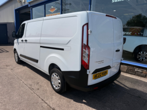 2022 Ford Transit Custom 2.0 300 Ecoblue Leader Panel Van 5dr Diesel Manual L2 H1 Euro 6 105 Ps in White — image 4
