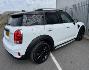 2018 MINI Countryman 2.0 D All4 in White — image 5