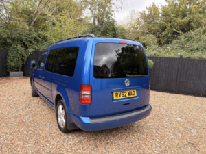 2012 Volkswagen Caddy Maxi Life 1.6 Tdi Cr in Blue — image 3