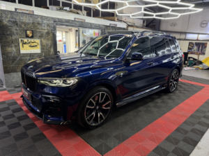 2020 BMW X7 3.0 X7 Xdrive30d M Sport in Blue — image 3