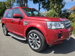 2012 Land Rover Freelander 2 2.2 Sd4 Hse in Red — image 2