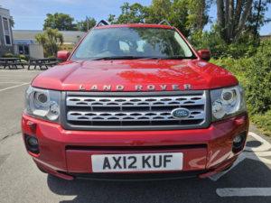 2012 Land Rover Freelander 2 2.2 Sd4 Hse in Red — image 3