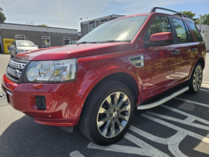2012 Land Rover Freelander 2 2.2 Sd4 Hse in Red — image 4