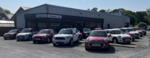 2014 MINI Countryman 2.0 Cooper D Auto Euro 5 5dr in Red — image 3