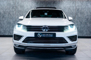 2016 Volkswagen Touareg 3.0 Tdi V6 Bluemotion Tech R-Line Tiptronic 4WD Euro 6 (s/s) 5dr in White — image 5