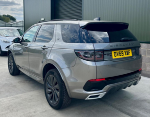 2019 Land Rover Discovery Sport 2.0 D180 Mhev R-Dynamic Se Auto 4WD Euro 6 (s/s) 5dr in Silver — image 4