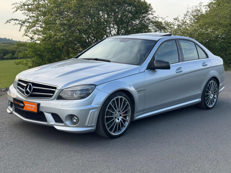 2011 Mercedes-Benz C Class 6.3 C63 V8 Amg G-Tronic Euro 5 4dr in Silver — image 1