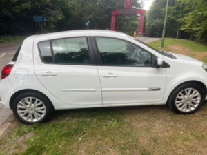2012 Renault Clio 1.5 Dci Dynamique Tomtom in White — image 4
