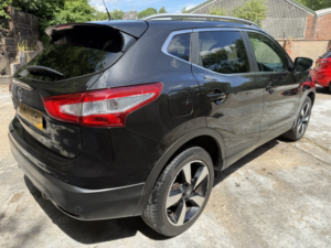 2017 Nissan Qashqai 1.2 Dig-T N-Vision in Black — image 5
