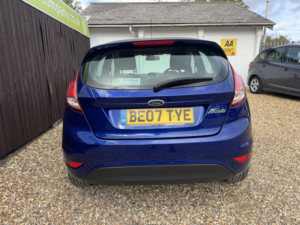 2016 Ford Fiesta 1.3 Zetec in Blue — image 5