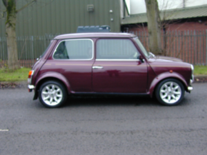 1999 Rover MINI Ref 8120 - Rover MINI Classic Cooper 1.3 40th Anniversary Ltd Ed 1 Of 250 Rhd – Uk Car in Red — image 2