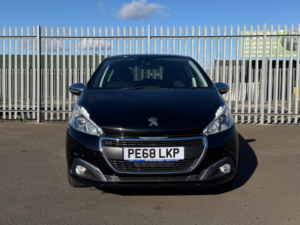 2018 Peugeot 208 1.2 Puretech Tech Edition Hatchback 5dr Petrol Manual Euro 6 (s/s) (82 Ps) in Black — image 2