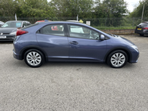 2014 Honda Civic 1.6 I-Dtec Se Plus-T in Blue — image 3
